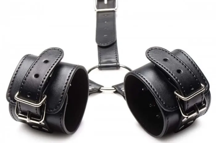 XR Brands Couples Strict Neck To Wrist Restraint